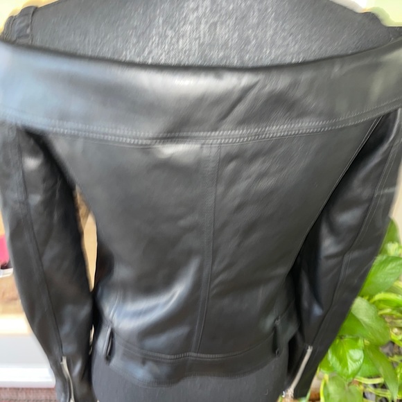 FOREVER 21 FAUX LEATHER BLACK COLD SHOULDER MOTO JACKET SIZE S NWOT. - Picture 8 of 10